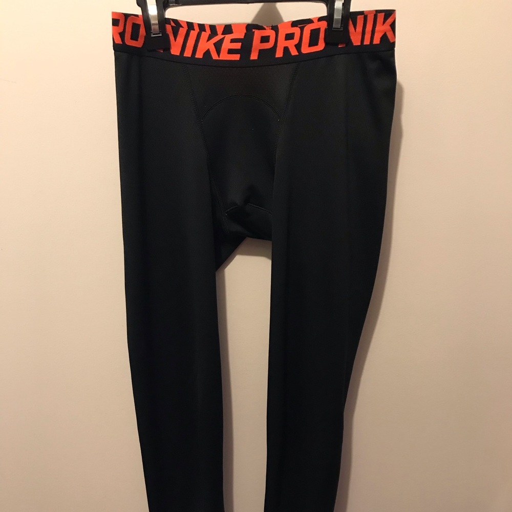 NWT Nike 3/4 length Compression Pants